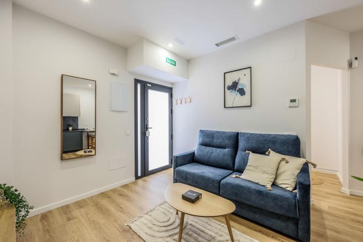 Salle de séjour élégante avec mobilier moderne dans un appartement à Building Paseo de las Yeserías - almazan-real-estate-slu - 1071650 à Arganzuela, Madrid