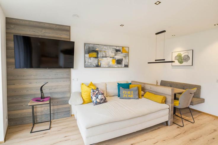 Building Winkl - alpenluxus-collection - 1529170 adresindeki bir dairede modern mobilyalarla zarif bir şekilde tasarlanmış oturma odası Kramsach, Kramsach Building Winkl - alpenluxus-collection - 1529170 adresindeki bir dairede modern mobilyalarla zarif bir şekilde tasarlanmış oturma odası Kramsach, Kramsach