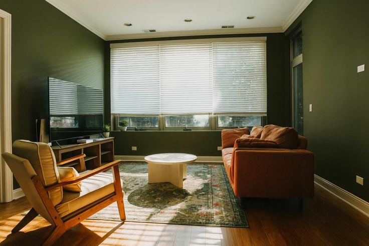 Chicago ChicagoのBuilding West Huron Street - alpine - 1031376のアパートメントにある、モダンな家具を備えたエレガントなデザインのリビングルーム