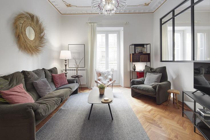 Salle de séjour élégante avec mobilier moderne dans un appartement à Building Plaza del Buen Pastor - always-easy-sl - 1352332 à Donostia / San Sebastián, Donostia / San Sebastián Salle de séjour élégante avec mobilier moderne dans un appartement à Building Plaza del Buen Pastor - always-easy-sl - 1352332 à Donostia / San Sebastián, Donostia / San Sebastián