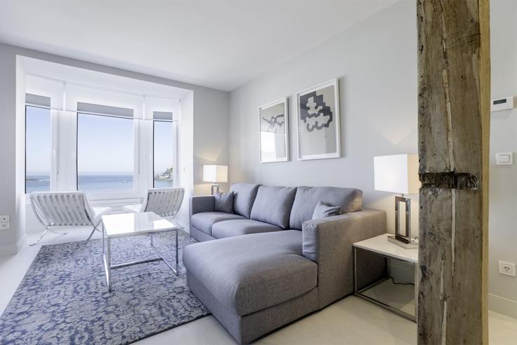 Salle de séjour élégante avec mobilier moderne dans un appartement à Building Kontxa Pasealekua - always-easy-sl - 1352350 à Donostia / San Sebastián, Donostia / San Sebastián Salle de séjour élégante avec mobilier moderne dans un appartement à Building Kontxa Pasealekua - always-easy-sl - 1352350 à Donostia / San Sebastián, Donostia / San Sebastián