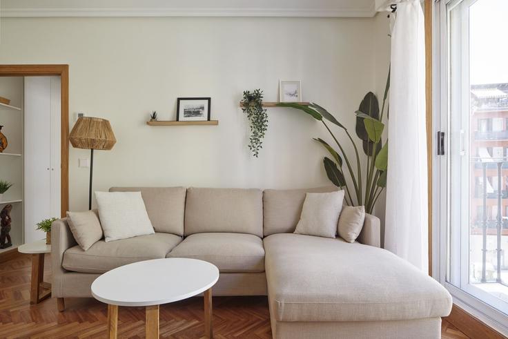 Salle de séjour élégante avec mobilier moderne dans un appartement à Building Egia Kalea - always-easy-sl - 1352337 à Donostia / San Sebastián, Donostia / San Sebastián Salle de séjour élégante avec mobilier moderne dans un appartement à Building Egia Kalea - always-easy-sl - 1352337 à Donostia / San Sebastián, Donostia / San Sebastián