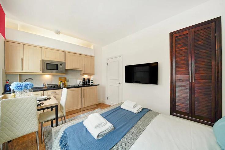 City of London, London 소재 Building Aldersgate Street - amstays-ltd - 1366739 유닛에 마련된, 현대적인 가구로 꾸며진 우아한 디자인의 거실