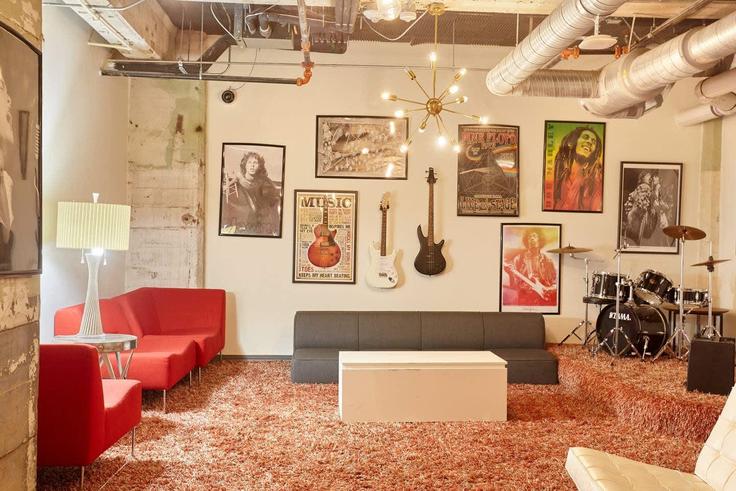 Dallas DallasのBuilding South Ervay Street - amyfinehousestr - 1297785 - DFWのアパートメントにある、モダンな家具を備えたエレガントなデザインのリビングルーム