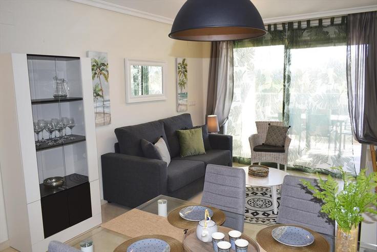 Denia, Denia에 위치한 Building Calle Rajada - anacasa-inmobiliaria - 1332372 아파트의 세련된 인테리어가 돋보이는 거실 Denia, Denia에 위치한 Building Calle Rajada - anacasa-inmobiliaria - 1332372 아파트의 세련된 인테리어가 돋보이는 거실