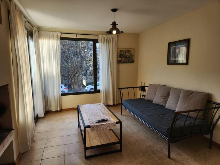 San Martín de los Andes, San Martín de los Andes에 위치한 Building Belgrano - andarlibre - 1573372 유닛의 세련된 인테리어가 돋보이는 거실