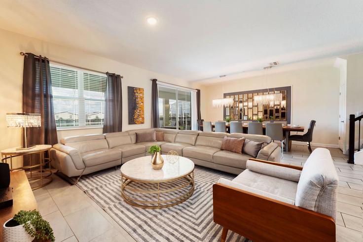Salle de séjour élégante avec mobilier moderne dans un appartement à Building Cabot Cliffs Drive - andes-str - 1610958 à Four Corners, Four Corners Salle de séjour élégante avec mobilier moderne dans un appartement à Building Cabot Cliffs Drive - andes-str - 1610958 à Four Corners, Four Corners