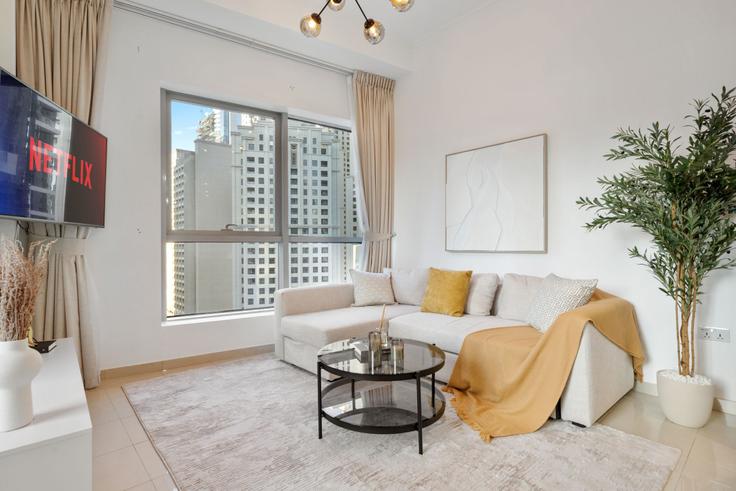 Salle de séjour élégante avec mobilier moderne dans un appartement à Building Bay Central - anfa-vacation-homes-rental-llc - 1643526 à Dubai Marina, Dubai Salle de séjour élégante avec mobilier moderne dans un appartement à Building Bay Central - anfa-vacation-homes-rental-llc - 1643526 à Dubai Marina, Dubai