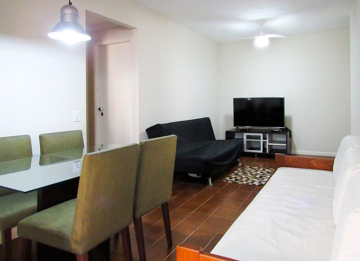 Salle de séjour élégante avec mobilier moderne dans un appartement à Building Rua Santos - anfitriao-prime - 1365400 à Barra Funda, Guarujá Salle de séjour élégante avec mobilier moderne dans un appartement à Building Rua Santos - anfitriao-prime - 1365400 à Barra Funda, Guarujá