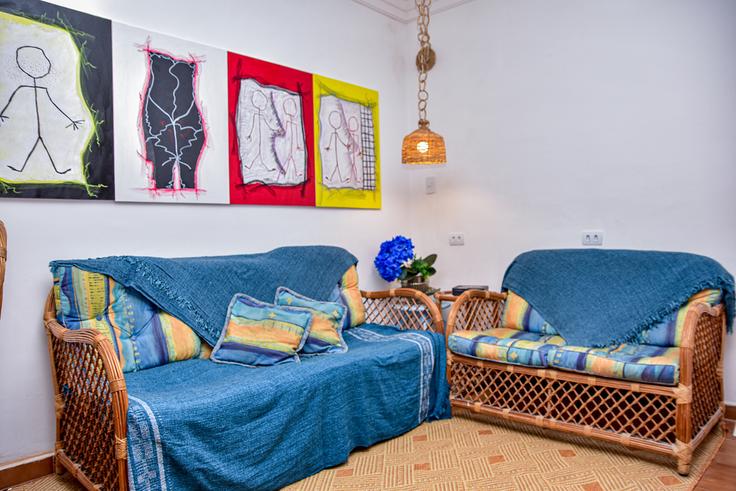 Salle de séjour élégante avec mobilier moderne dans un appartement à Building Alameda Marechal Floriano Peixoto - anfitriao-prime - 1365326 à Morro do Maluf, Guarujá Salle de séjour élégante avec mobilier moderne dans un appartement à Building Alameda Marechal Floriano Peixoto - anfitriao-prime - 1365326 à Morro do Maluf, Guarujá