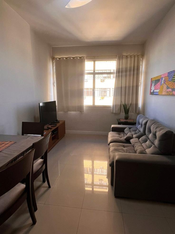 Building Rua das Laranjeiras - anfitriao-prime - 1365407 adresindeki bir dairede modern mobilyalarla zarif bir şekilde tasarlanmış oturma odası Laranjeiras, Rio de Janeiro Building Rua das Laranjeiras - anfitriao-prime - 1365407 adresindeki bir dairede modern mobilyalarla zarif bir şekilde tasarlanmış oturma odası Laranjeiras, Rio de Janeiro