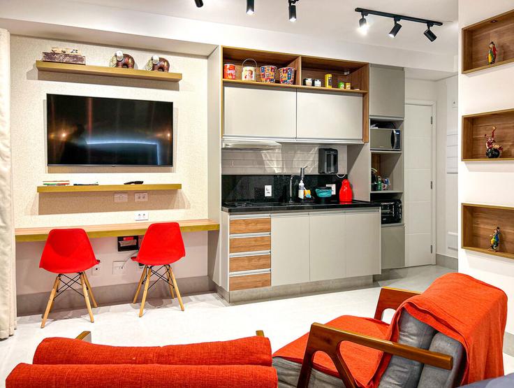 São Paulo ButantãのBuilding Rua Dráusio - anfitriao-prime - 1365328のアパートメントにある、モダンな家具を備えたエレガントなデザインのリビングルーム São Paulo ButantãのBuilding Rua Dráusio - anfitriao-prime - 1365328のアパートメントにある、モダンな家具を備えたエレガントなデザインのリビングルーム