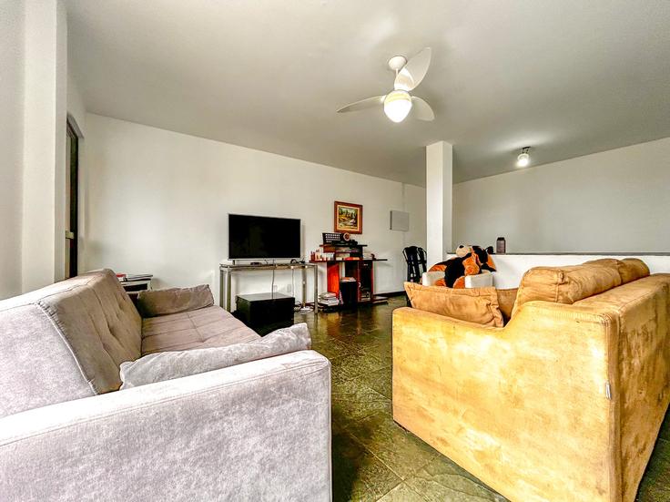 Parque Central, Cabo Frio 소재 Building Rua Francisco José - anfitriao-prime - 1365346 유닛에 마련된, 현대적인 가구로 꾸며진 우아한 디자인의 거실