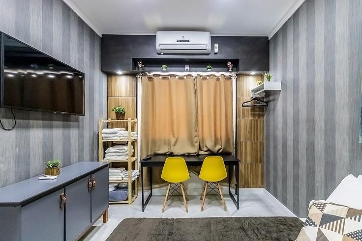 Centro, Rio de Janeiro에 위치한 Building Rua Evaristo da Veiga - anfitriao-prime - 1365379 아파트의 세련된 인테리어가 돋보이는 거실