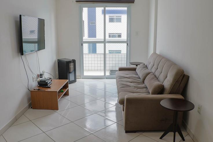 Salle de séjour élégante avec mobilier moderne dans un appartement à Building Rua Líbero Badaró - anfitriao-prime - 1365480 à Vila Assuncao, Praia Grande Salle de séjour élégante avec mobilier moderne dans un appartement à Building Rua Líbero Badaró - anfitriao-prime - 1365480 à Vila Assuncao, Praia Grande
