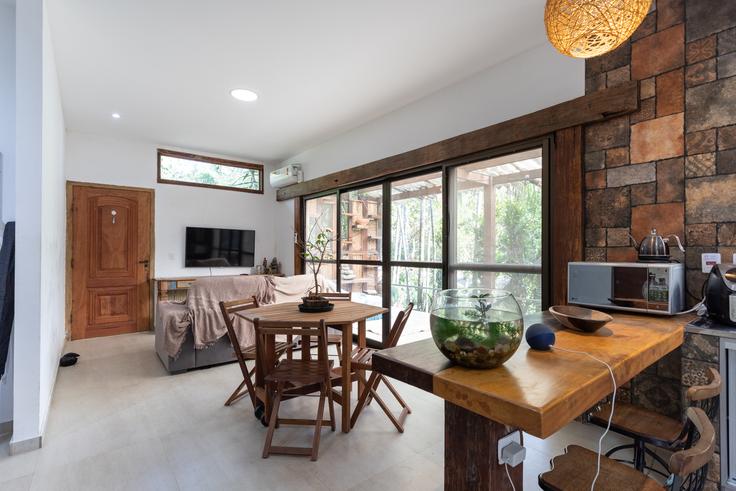 Building Rua do Cascalho - anfitriao-prime - 1365589 adresindeki bir dairede modern mobilyalarla zarif bir şekilde tasarlanmış oturma odası Vargem Grande, Rio de Janeiro Building Rua do Cascalho - anfitriao-prime - 1365589 adresindeki bir dairede modern mobilyalarla zarif bir şekilde tasarlanmış oturma odası Vargem Grande, Rio de Janeiro