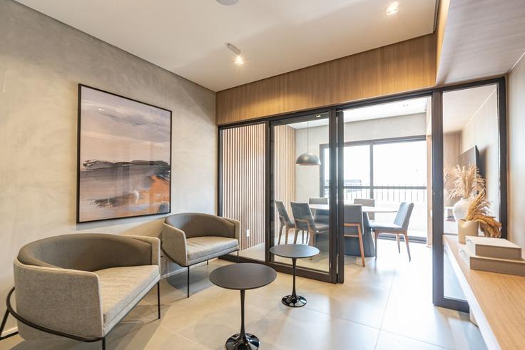 Elegante sala de estar con mobiliario moderno en un apartamento en Building Rua João Ramalho - anfitriao-prime - 1494626 en Perdizes, São Paulo Elegante sala de estar con mobiliario moderno en un apartamento en Building Rua João Ramalho - anfitriao-prime - 1494626 en Perdizes, São Paulo