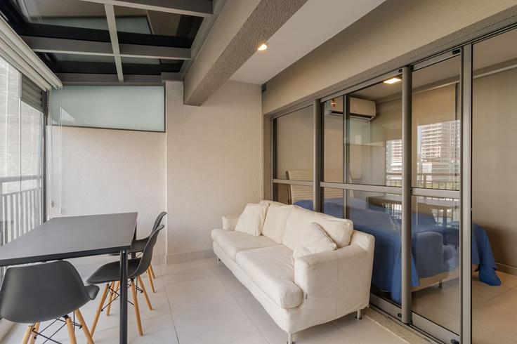 São Paulo IndianópolisのBuilding Alameda Iraé - anfitriao-prime - 1543001のアパートメントにある、モダンな家具を備えたエレガントなデザインのリビングルーム