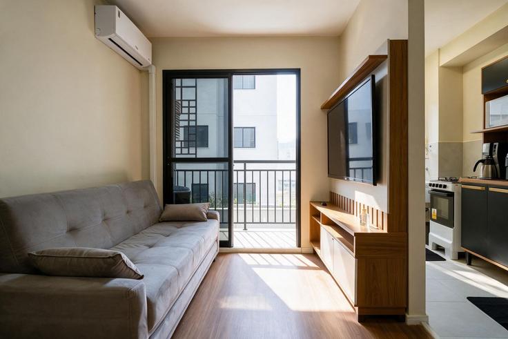 Salle de séjour élégante avec mobilier moderne dans un appartement à Building Rua Adílio de Oliveira Gonçalves - anfitriao-prime - 1610171 à Jacarepaguá, Rio de Janeiro