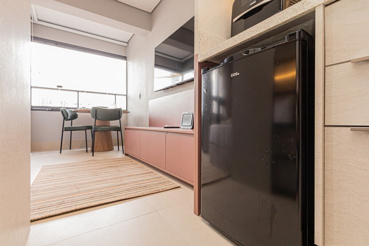 São Paulo PerdizesのBuilding Rua Aimberê - anora-spaces - 1327474のアパートメントにある、モダンな家具を備えたエレガントなデザインのリビングルーム