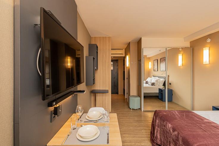 Barueri Alphaville IndustrialのBuilding Avenida Cauaxi - anora-spaces - 1327533のアパートメントにある、モダンな家具を備えたエレガントなデザインのリビングルーム Barueri Alphaville IndustrialのBuilding Avenida Cauaxi - anora-spaces - 1327533のアパートメントにある、モダンな家具を備えたエレガントなデザインのリビングルーム