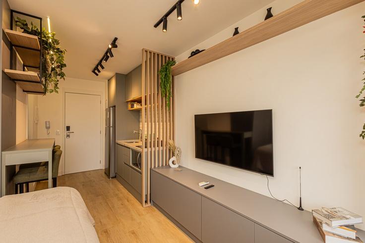 Elegante sala de estar con mobiliario moderno en un apartamento en Building Rua Doutor Homem de Melo - anora-spaces - 1327454 en Perdizes, São Paulo Elegante sala de estar con mobiliario moderno en un apartamento en Building Rua Doutor Homem de Melo - anora-spaces - 1327454 en Perdizes, São Paulo