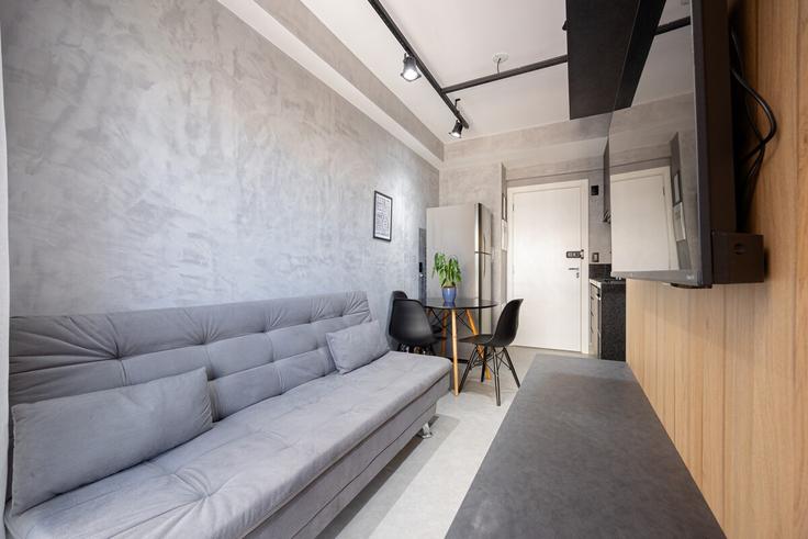 Elegante sala de estar con mobiliario moderno en un apartamento en Building Avenida Santo Amaro - anora-spaces - 1373156 en Vila Olímpia, São Paulo Elegante sala de estar con mobiliario moderno en un apartamento en Building Avenida Santo Amaro - anora-spaces - 1373156 en Vila Olímpia, São Paulo