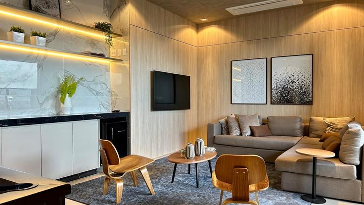Salle de séjour élégante avec mobilier moderne dans un appartement à Building Rua Tenente Negrão - anora-spaces - 1327435 à Itaim Bibi, São Paulo Salle de séjour élégante avec mobilier moderne dans un appartement à Building Rua Tenente Negrão - anora-spaces - 1327435 à Itaim Bibi, São Paulo
