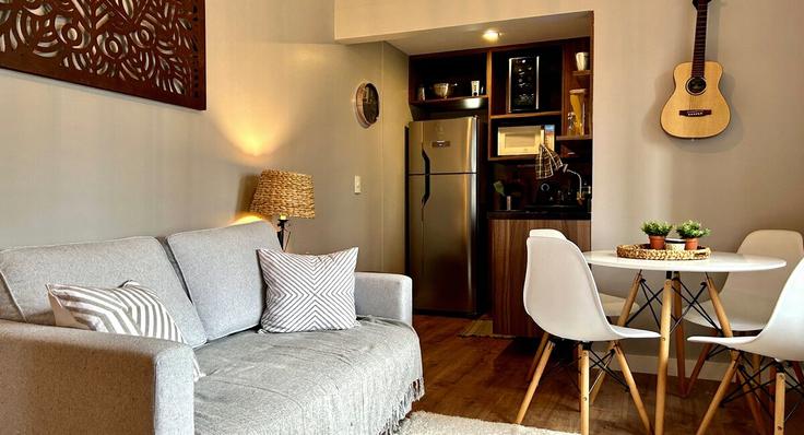 Building Rua Heinrich Hertz - anora-spaces - 1327479 adresindeki bir dairede modern mobilyalarla zarif bir şekilde tasarlanmış oturma odası Brooklin, São Paulo