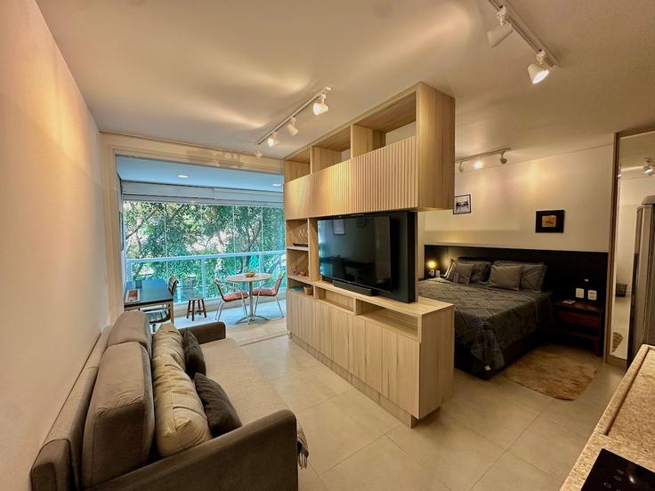 Building Rua Wisard - anystay - 1575009 adresindeki bir dairede modern mobilyalarla zarif bir şekilde tasarlanmış oturma odası Vila Madalena, São Paulo