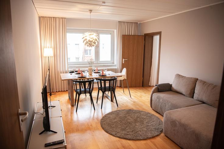 Salle de séjour élégante avec mobilier moderne dans un appartement à Building Sackring - apartments-strauss - 1504421 à Braunschweig, Braunschweig