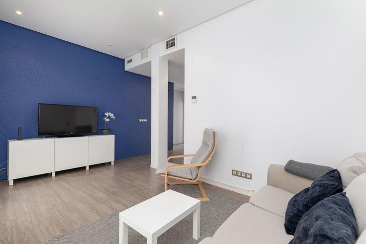 Camins al Grau, Valencia 소재 Building Carrer de la Pobla de Farnals - apartup - 1370229 유닛에 마련된, 현대적인 가구로 꾸며진 우아한 디자인의 거실 Camins al Grau, Valencia 소재 Building Carrer de la Pobla de Farnals - apartup - 1370229 유닛에 마련된, 현대적인 가구로 꾸며진 우아한 디자인의 거실