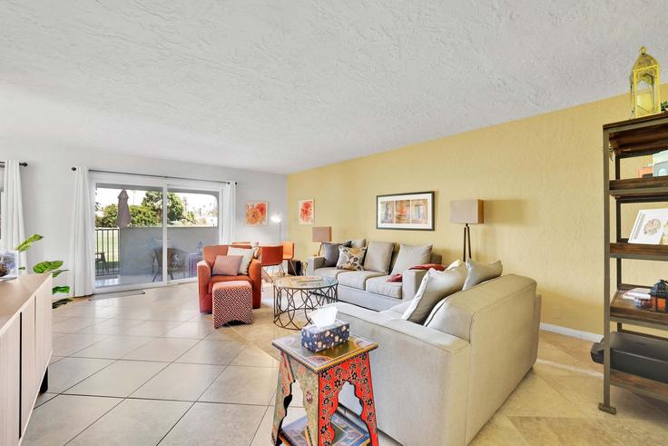 Building East Waverly Drive - apekrentals - 1301328 - LAX adresindeki bir dairede modern mobilyalarla zarif bir şekilde tasarlanmış oturma odası Palm Springs, Palm Springs Building East Waverly Drive - apekrentals - 1301328 - LAX adresindeki bir dairede modern mobilyalarla zarif bir şekilde tasarlanmış oturma odası Palm Springs, Palm Springs