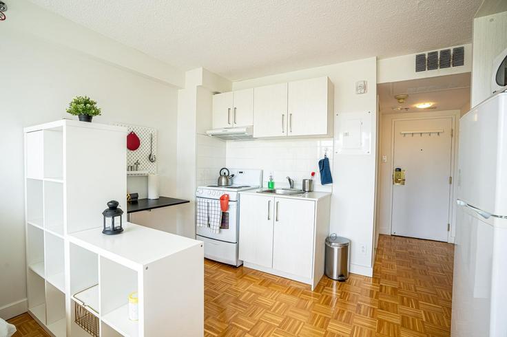 Cocina funcional y elegante con equipamiento de alta gama en un apartamento de lujo en Building Boulevard René-Lévesque Ouest - appartements-dorchester-by-rakotta - 1281088 - TOR en Ville-Marie, Montreal Cocina funcional y elegante con equipamiento de alta gama en un apartamento de lujo en Building Boulevard René-Lévesque Ouest - appartements-dorchester-by-rakotta - 1281088 - TOR en Ville-Marie, Montreal