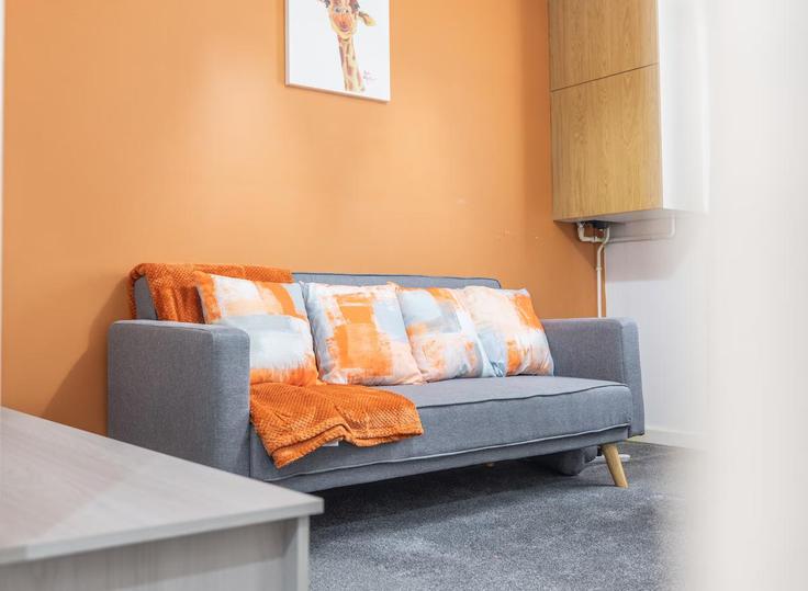 Coventry, Coventry에 위치한 Building Stockton Road - ar-pereira-homes-ltd - 1470283 유닛의 세련된 인테리어가 돋보이는 거실