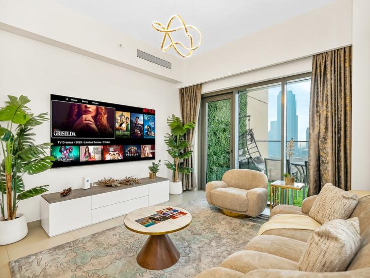 Elegant gestaltetes Wohnzimmer mit moderner Einrichtung in einer Wohnung im Building Burj Khalifa Boulevard - arabnb-vacation-home-rentals-1 - 1621797 in Downtown Dubai, Dubai Elegant gestaltetes Wohnzimmer mit moderner Einrichtung in einer Wohnung im Building Burj Khalifa Boulevard - arabnb-vacation-home-rentals-1 - 1621797 in Downtown Dubai, Dubai