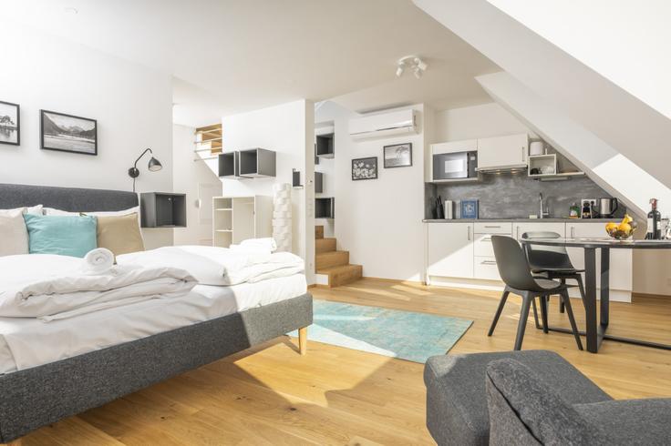 Building Redtenbachergasse - arbiogroup - 1046301 - VIE adresindeki bir dairede modern mobilyalarla zarif bir şekilde tasarlanmış oturma odası Vienna, Vienna