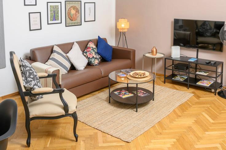 Elegante sala de estar con mobiliario moderno en un apartamento en Building Judengasse - arbiogroup - 1046311 - VIE en Vienna, Vienna