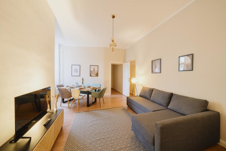 Berlin, Berlin에 위치한 Building Stromstraße - arbiogroup - 1234618 - BER 아파트의 세련된 인테리어가 돋보이는 거실