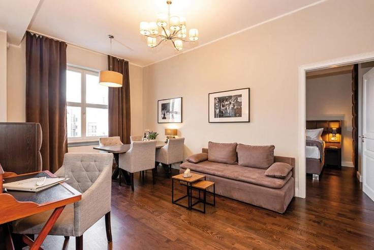 Berlin BerlinのBuilding Potsdamer Straße - arbiogroup - 1540766のアパートメントにある、モダンな家具を備えたエレガントなデザインのリビングルーム