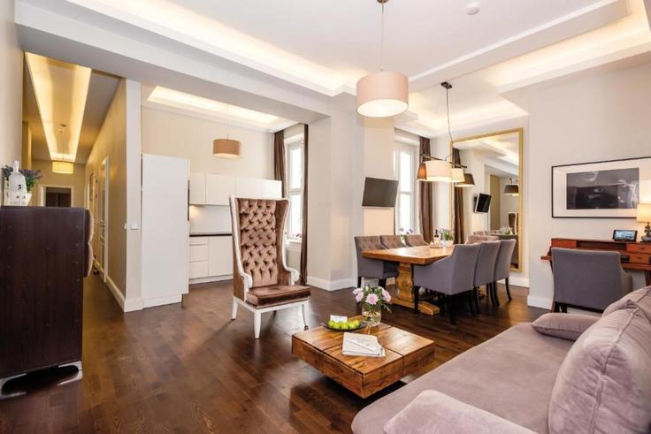Salle de séjour élégante avec mobilier moderne dans un appartement à Building Potsdamer Straße - arbiogroup - 1541062 à Berlin, Berlin