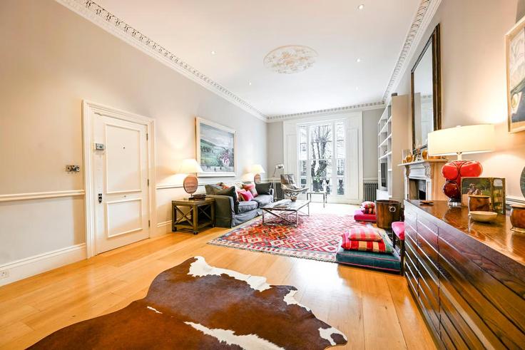 Royal Borough of Kensington and Chelsea, London에 위치한 Building Chepstow Villas - argyl-group - 1352595 유닛의 세련된 인테리어가 돋보이는 거실