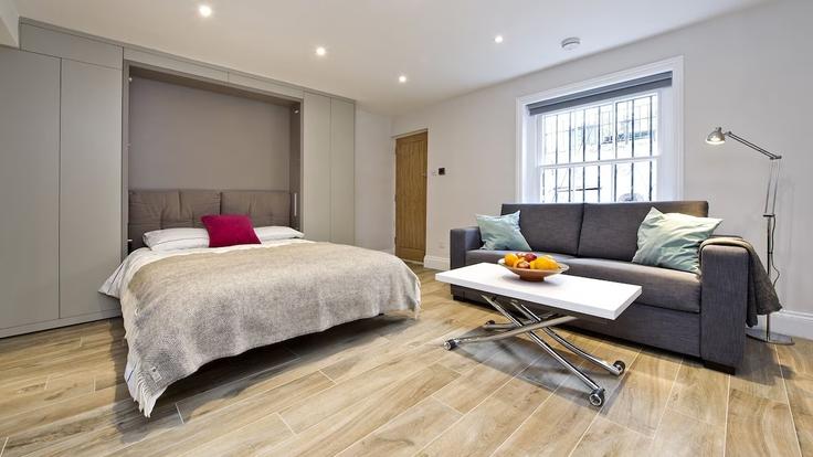 Elegant gestaltetes Wohnzimmer mit moderner Einrichtung in einer Wohnung im Building Monmouth Road - argyl-group - 1593939 in City of Westminster, London
