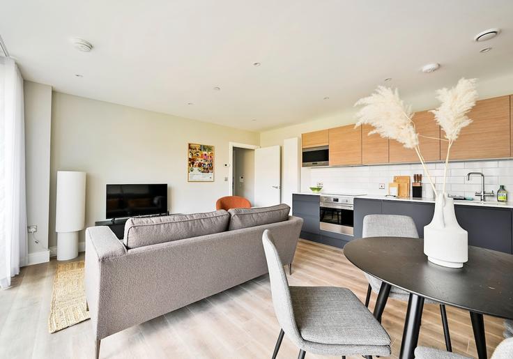 Elegante sala de estar con mobiliario moderno en un apartamento en Building Scawen Road - argyl-group - 1259251 - LON en London Borough of Lewisham, London