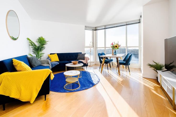 Elegantly designed living room with modern furnishings in an apartment at Building Westferry Circus - arhouse-management - 1593488 in London Borough of Tower Hamlets, London Elegantly designed living room with modern furnishings in an apartment at Building Westferry Circus - arhouse-management - 1593488 in London Borough of Tower Hamlets, London