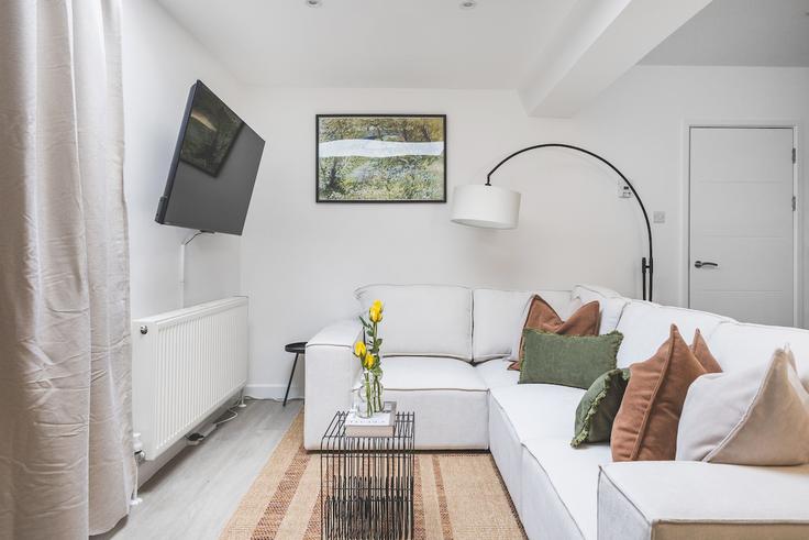 Salle de séjour élégante avec mobilier moderne dans un appartement à Building Fordwych Road - artestays - 1302561 - LON à London Borough of Camden, London Salle de séjour élégante avec mobilier moderne dans un appartement à Building Fordwych Road - artestays - 1302561 - LON à London Borough of Camden, London