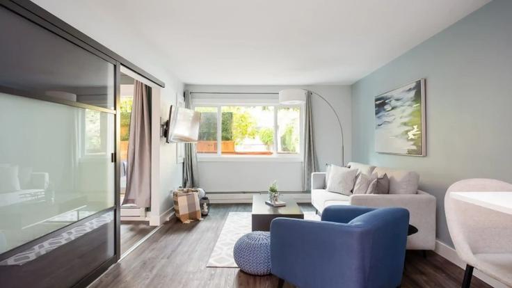 Vancouver, Vancouver에 위치한 Building East 7th Avenue - artin-properties - 1629944 유닛의 세련된 인테리어가 돋보이는 거실