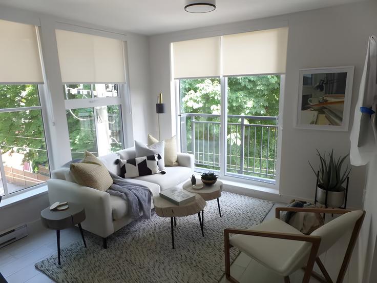 Vancouver VancouverのBuilding Napier Street - artinproperties - 1495911のアパートメントにある、モダンな家具を備えたエレガントなデザインのリビングルーム