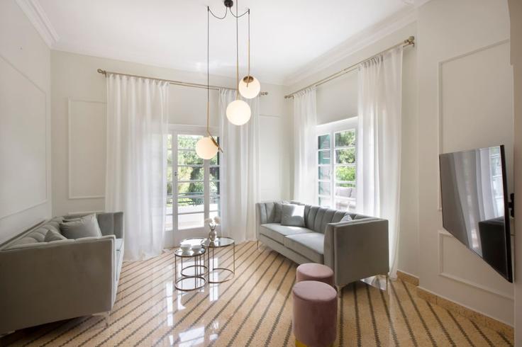 Athens South AthensのBuilding Rontiri - athenian-villas - 1435248のアパートメントにある、モダンな家具を備えたエレガントなデザインのリビングルーム