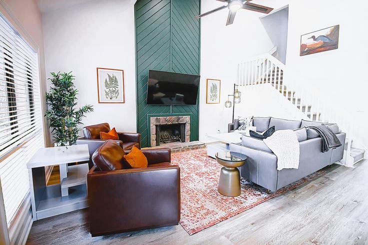 Elegante sala de estar con mobiliario moderno en un apartamento en Building Colquitt Road - atlanta-stays - 1523272 en Sandy Springs, Sandy Springs Elegante sala de estar con mobiliario moderno en un apartamento en Building Colquitt Road - atlanta-stays - 1523272 en Sandy Springs, Sandy Springs